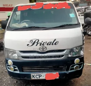 Toyota HiAce 2010 White