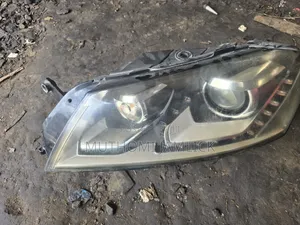 Vw Passat B7 Headlight