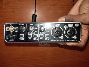 2 Channel Behringer Umc 202 Hd Soundcard