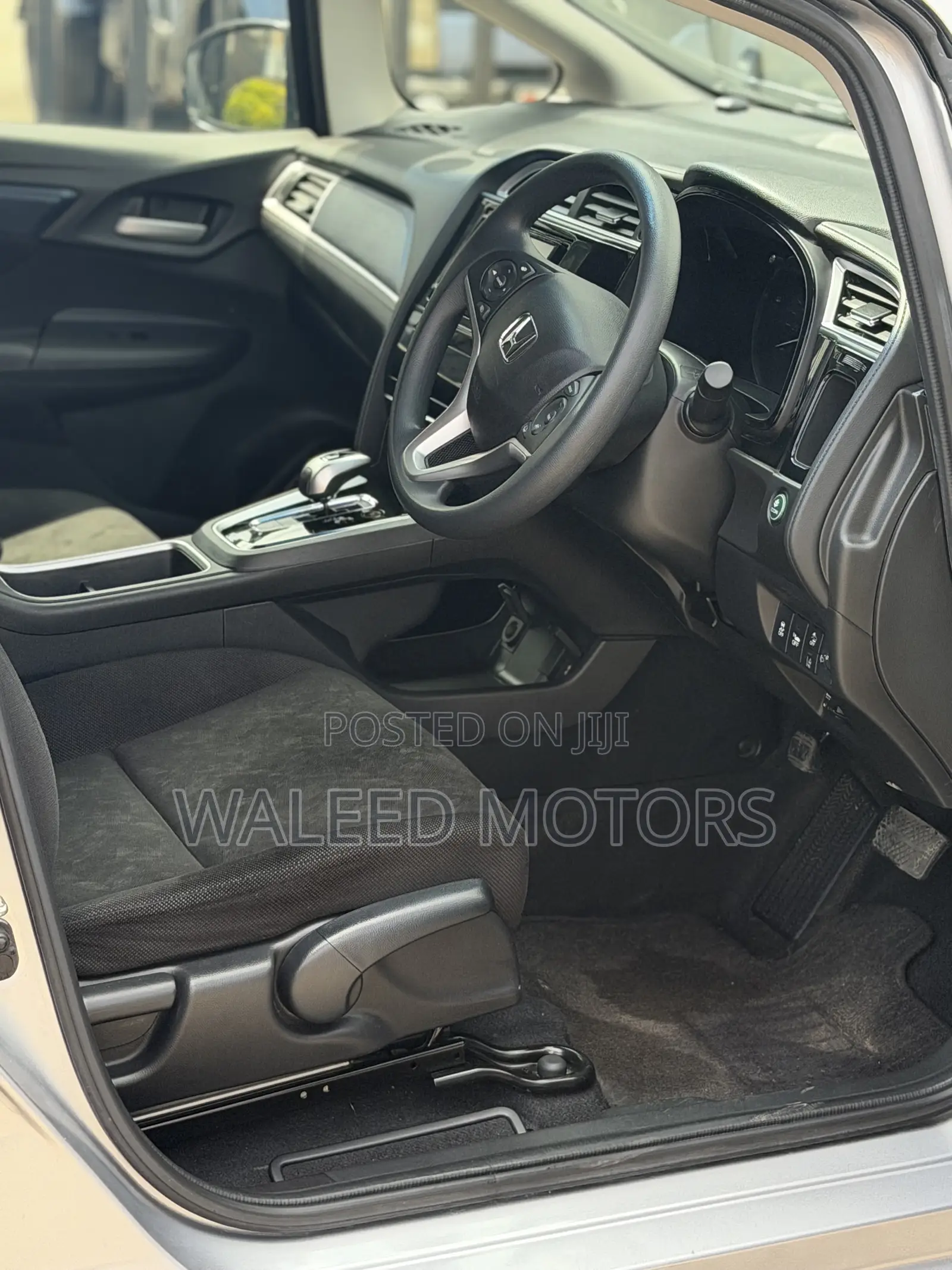 Honda Fit Shuttle 2019 Silver