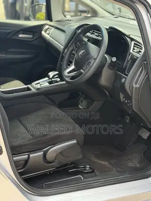 Honda Fit Shuttle 2019 Silver