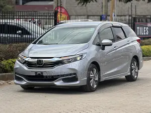 Honda Fit Shuttle 2019 Silver
