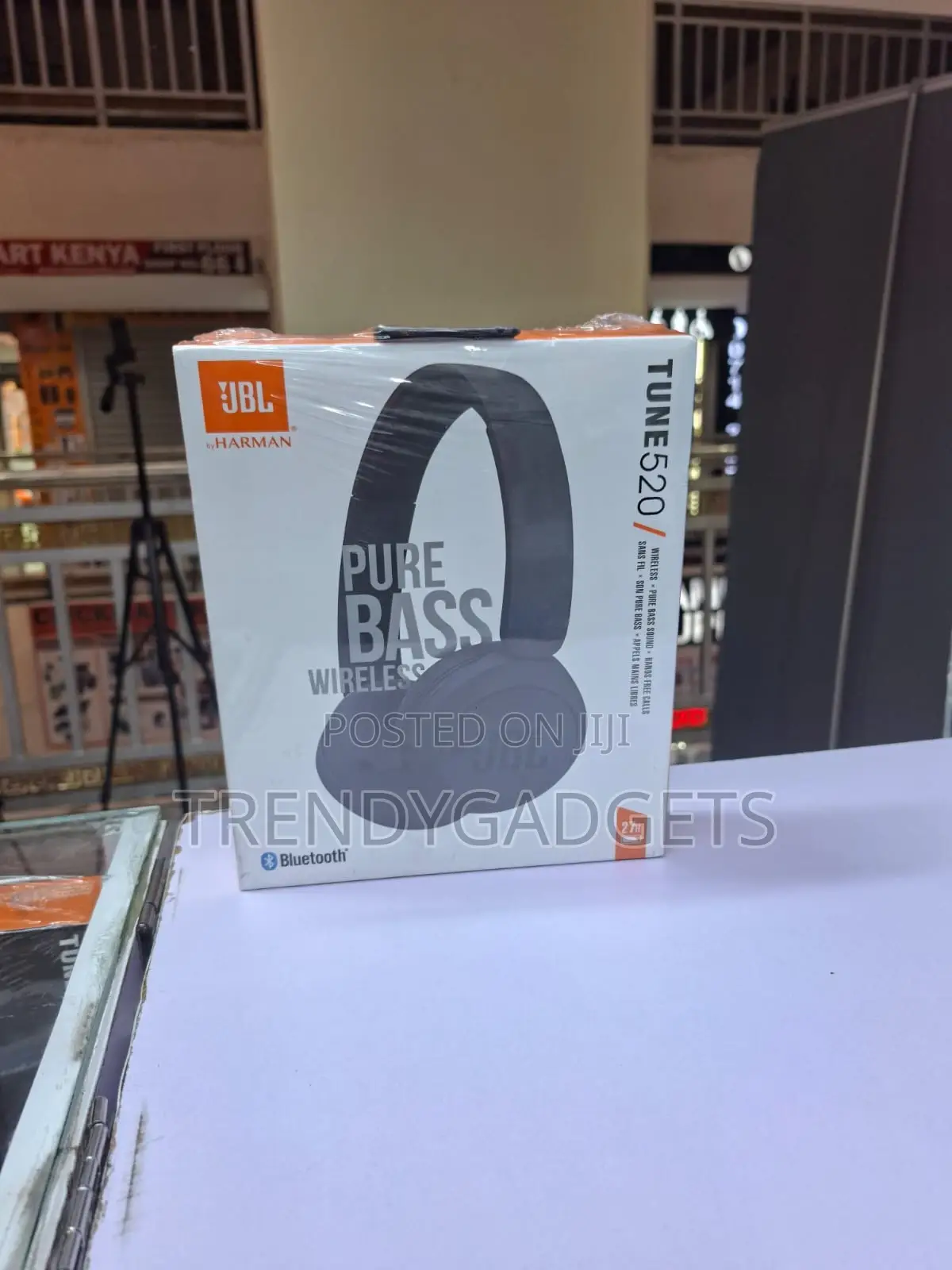 JBL Tune 520bt Rechargeable Bluetooth Headphones Black