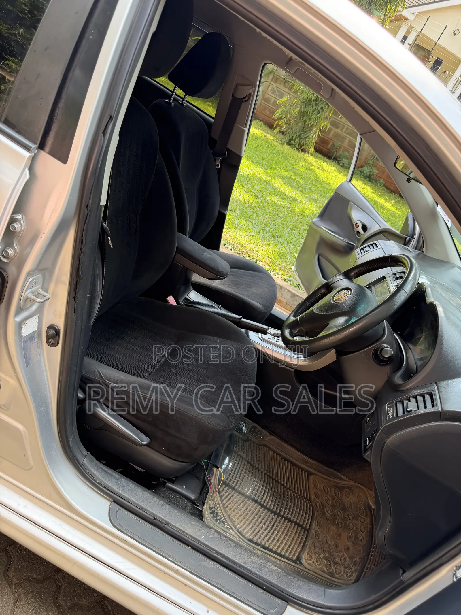 Toyota Corolla Fielder 2010 Silver