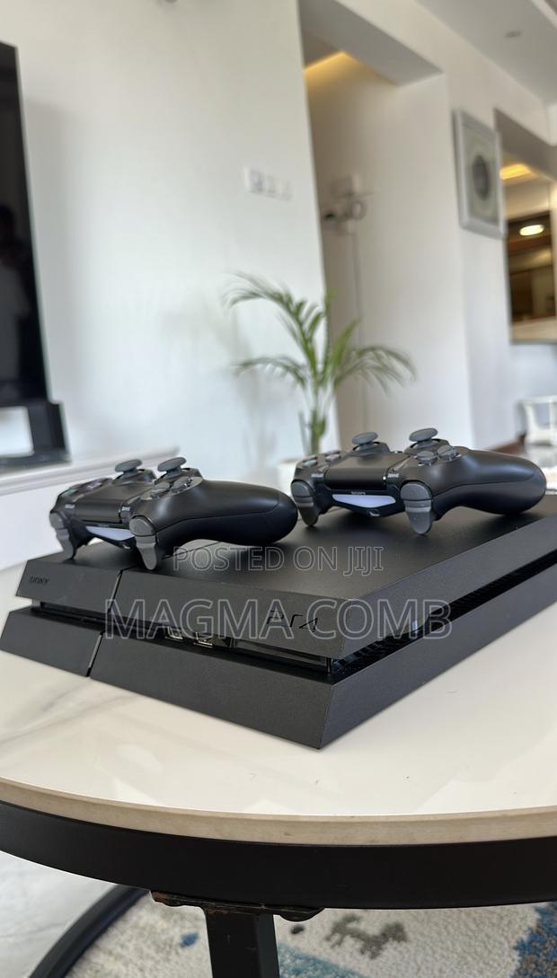 Playstation 4 Slim + 2 Brand New Controllers - thumbnail 2