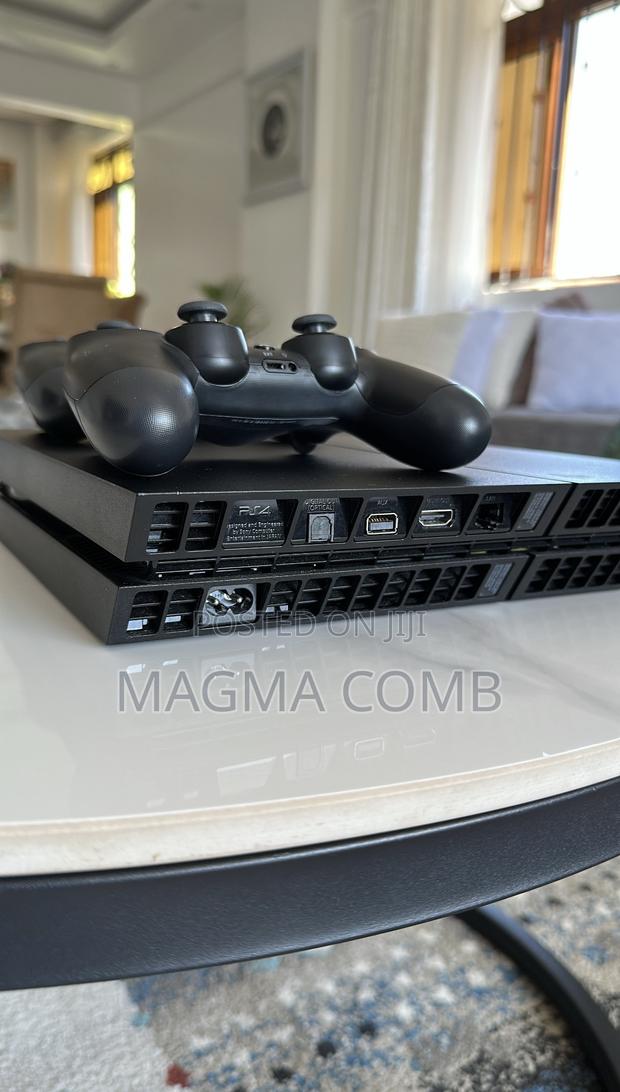 Playstation 4 Slim + 2 Brand New Controllers - thumbnail 5