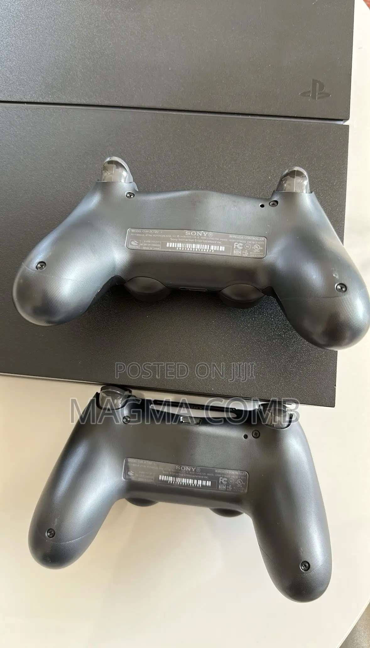 Playstation 4 Slim + 2 Brand New Controllers