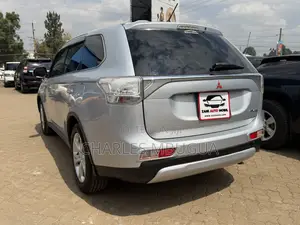 Mitsubishi Outlander 2015 Silver
