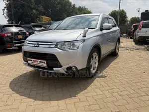 Mitsubishi Outlander 2015 Silver