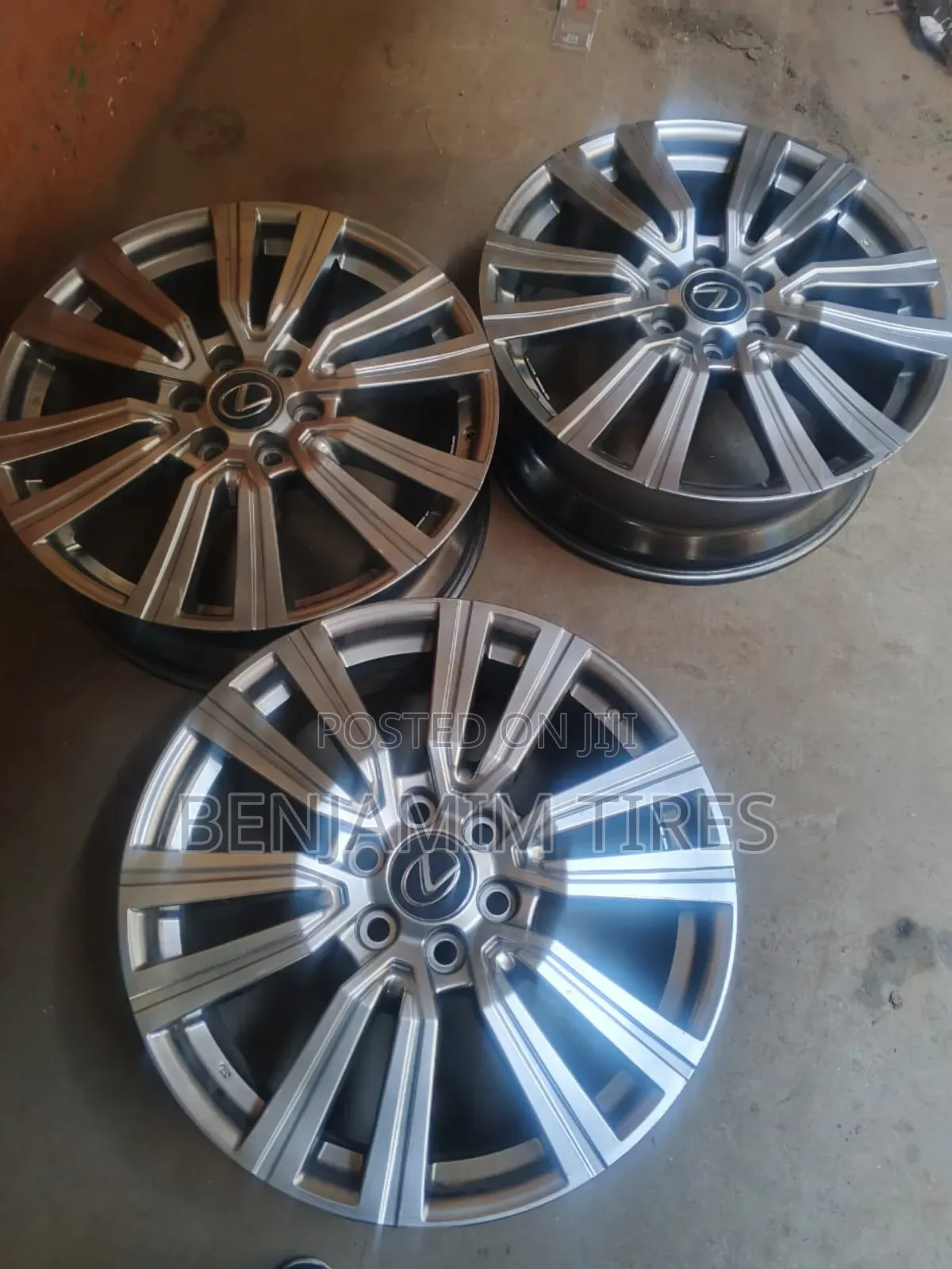 Original Rims Sizes 22 Inch for Lexus 300 Series Set