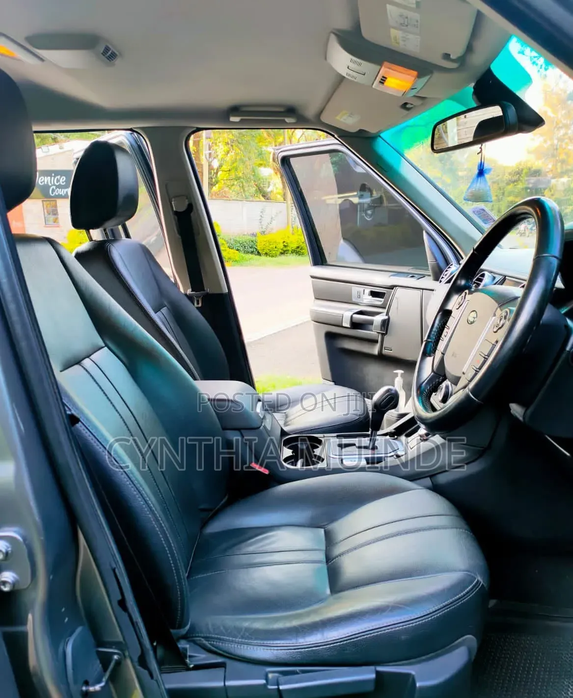 Land Rover Discovery 2011 Gray