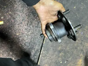 Rear Hub Vitz New Model