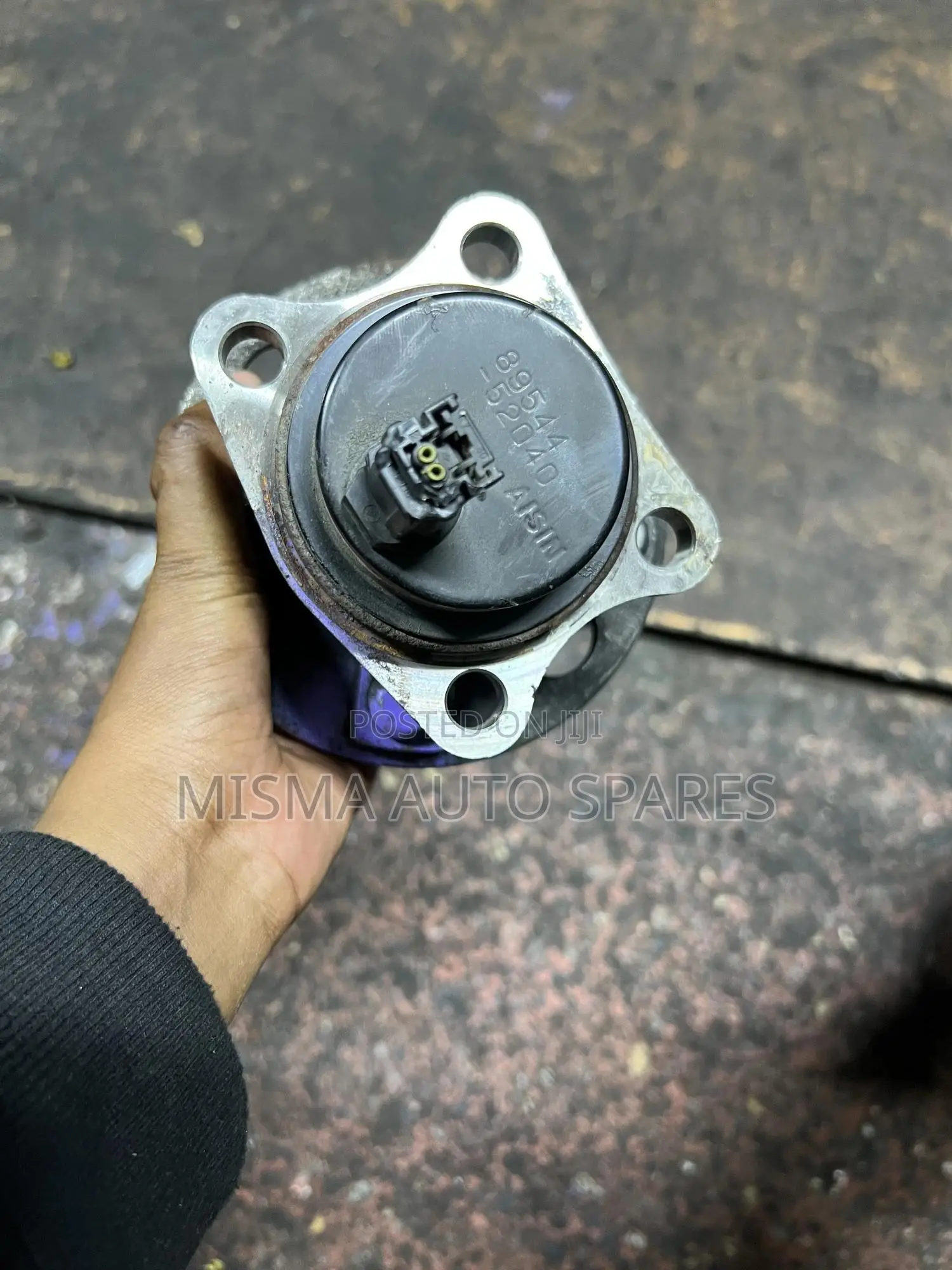 Rear Hub Vitz New Model