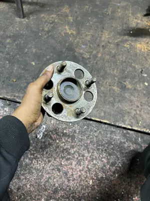 Rear Hub Vitz New Model