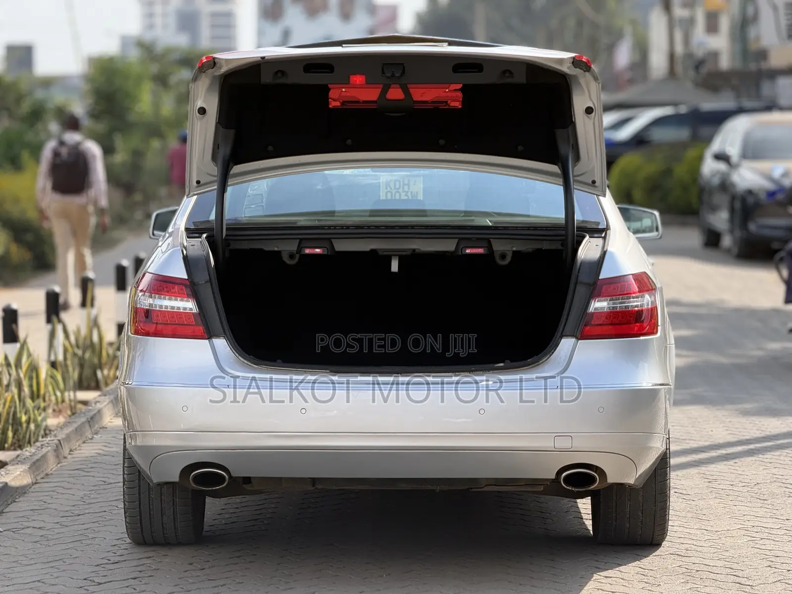 Mercedes-Benz E300 2009 Silver