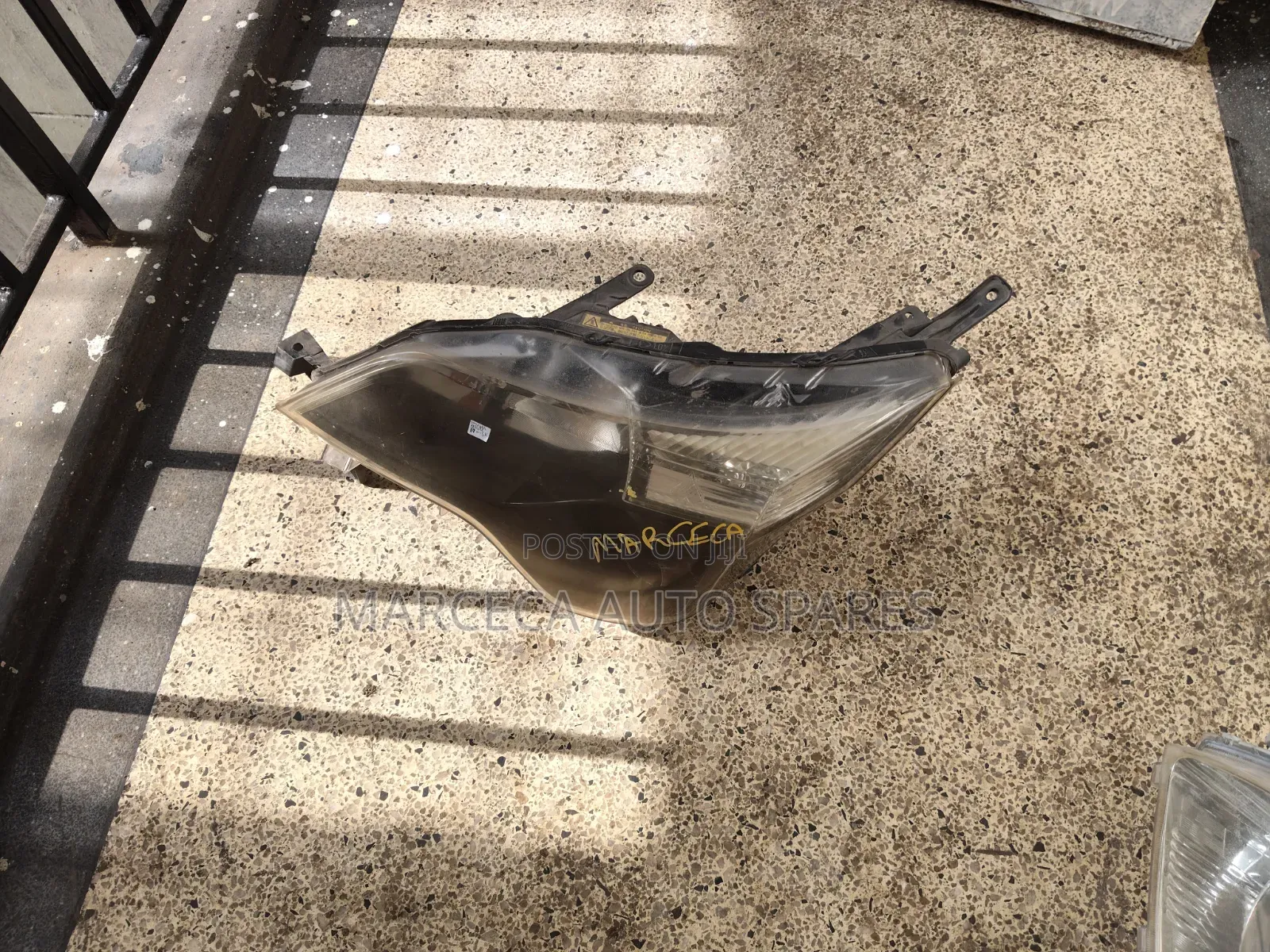 Toyota Spade 2012 Dba-Ncp141 Headlight