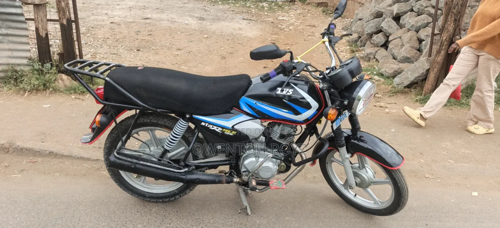 TVS HLX 125 2023 Black