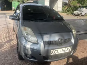Toyota Vitz 1.5 FWD 5dr 2010 Silver