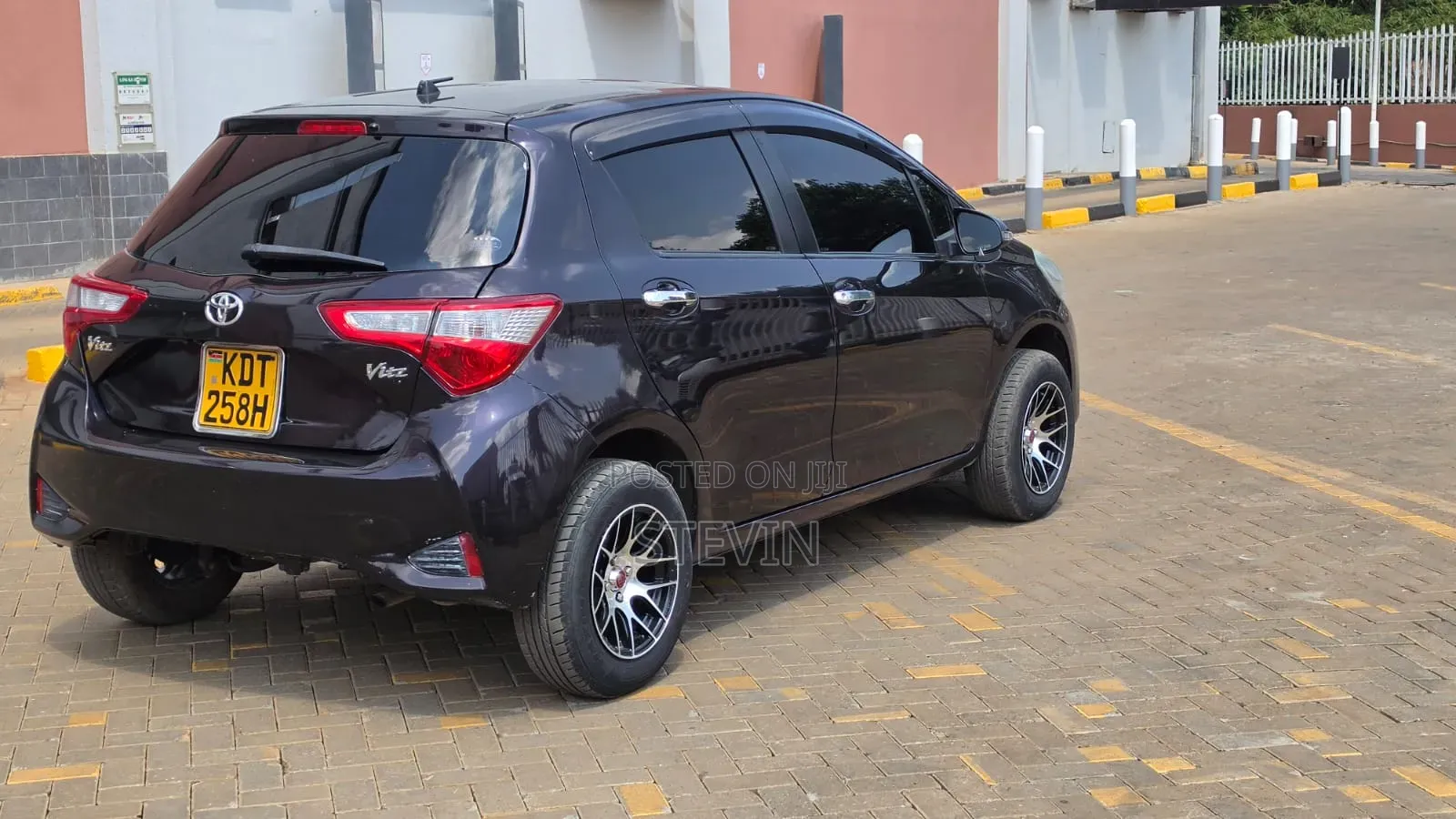 Toyota Vitz 2018 Black