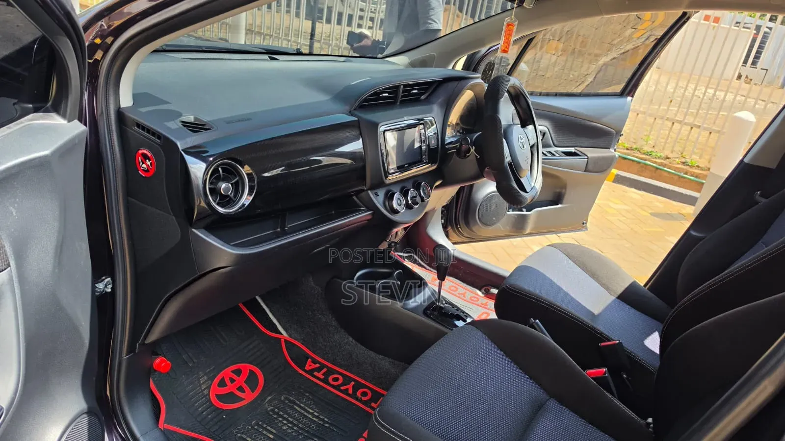 Toyota Vitz 2018 Black