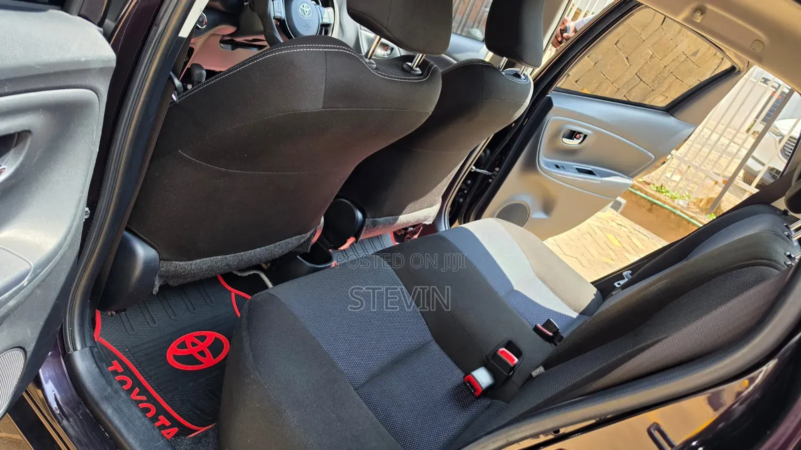 Toyota Vitz 2018 Black
