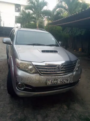 Toyota Fortuner 2014 Silver
