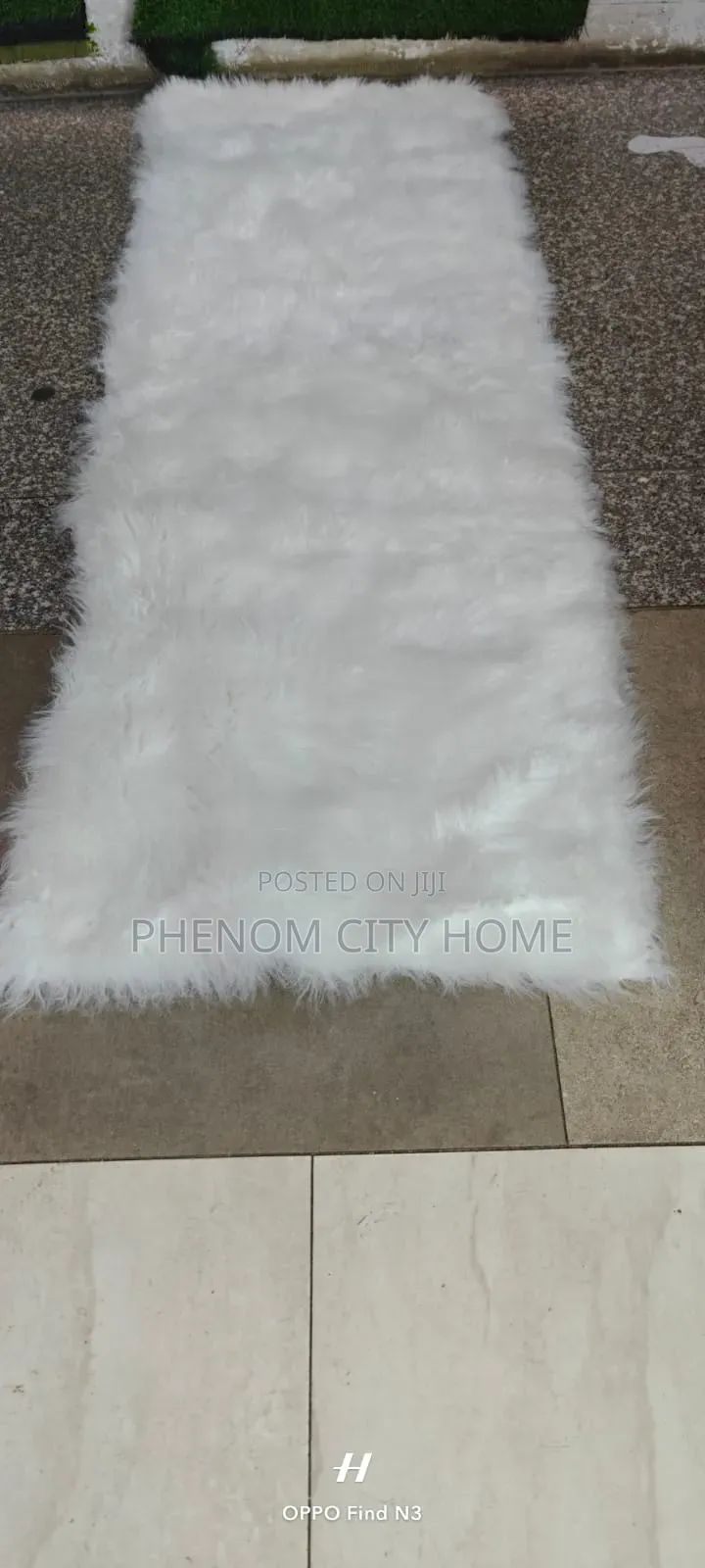 White Rectangular Chiwawa Bedside Mat
