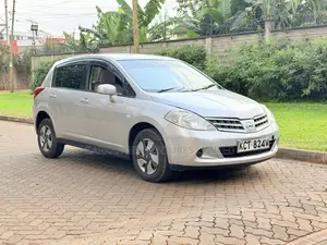 Nissan Tiida 2012 Silver
