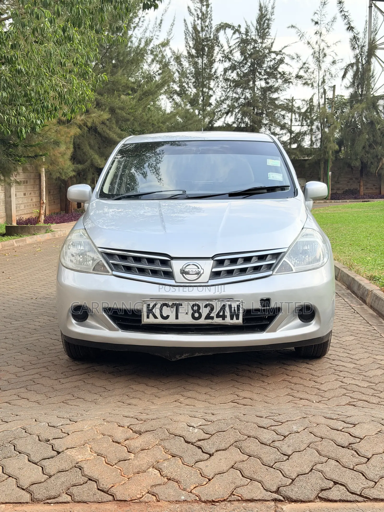 Nissan Tiida 2012 Silver