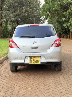 Nissan Tiida 2012 Silver