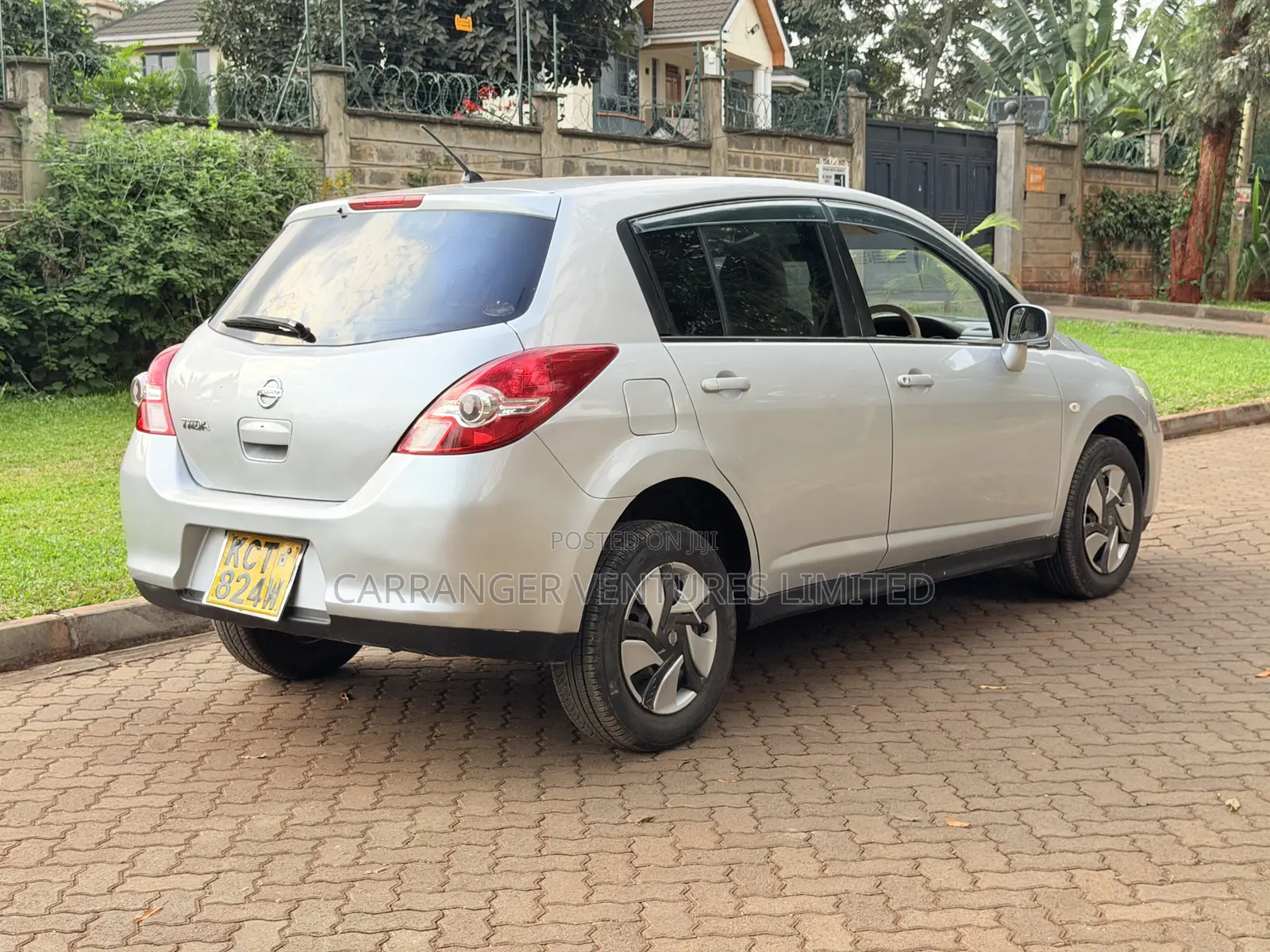 Nissan Tiida 2012 Silver