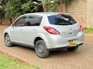 Nissan Tiida 2012 Silver
