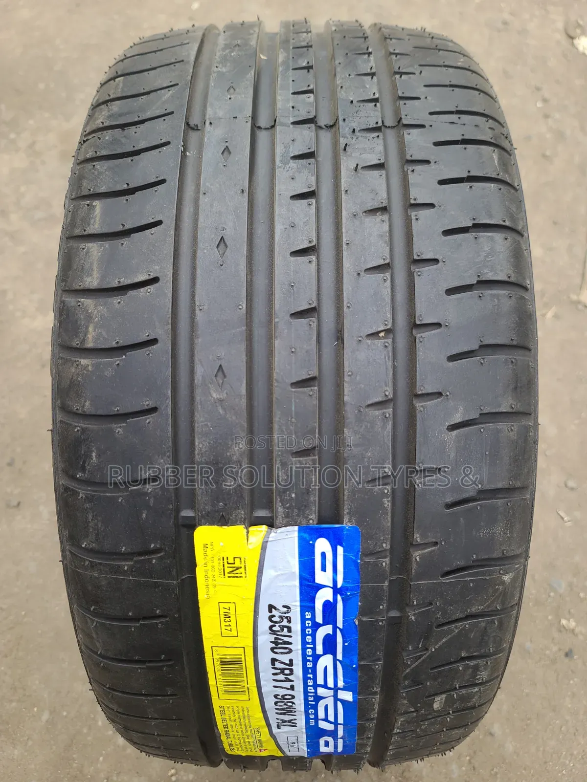255 /40 R17 Accelera Tyres 98w X/L Made in Indonesia