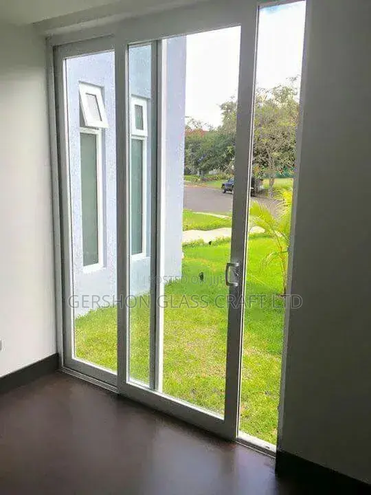 Aluminium Sliding Door With Good Finishing