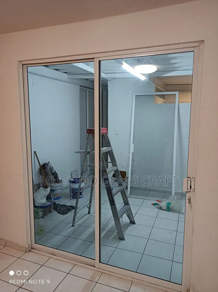 Aluminium Sliding Door With Good Finishing