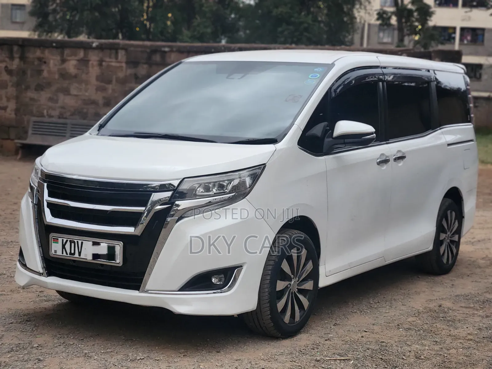 Toyota Esquire 2018 White