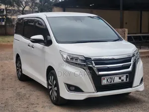 Toyota Esquire 2018 White