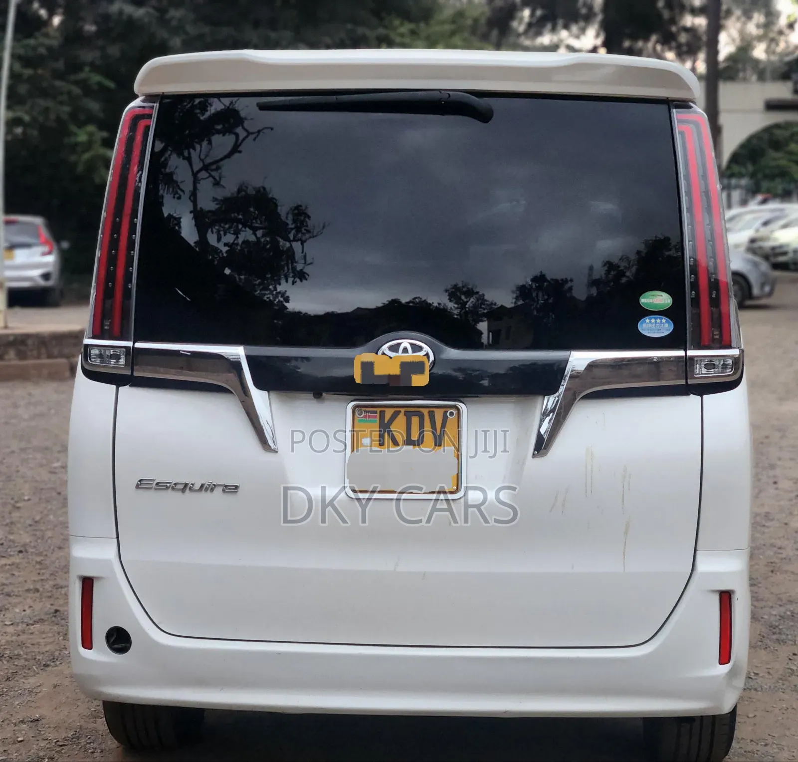 Toyota Esquire 2018 White