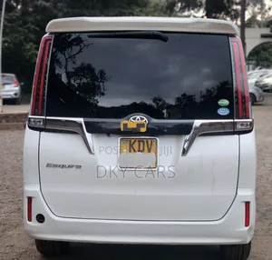 Toyota Esquire 2018 White