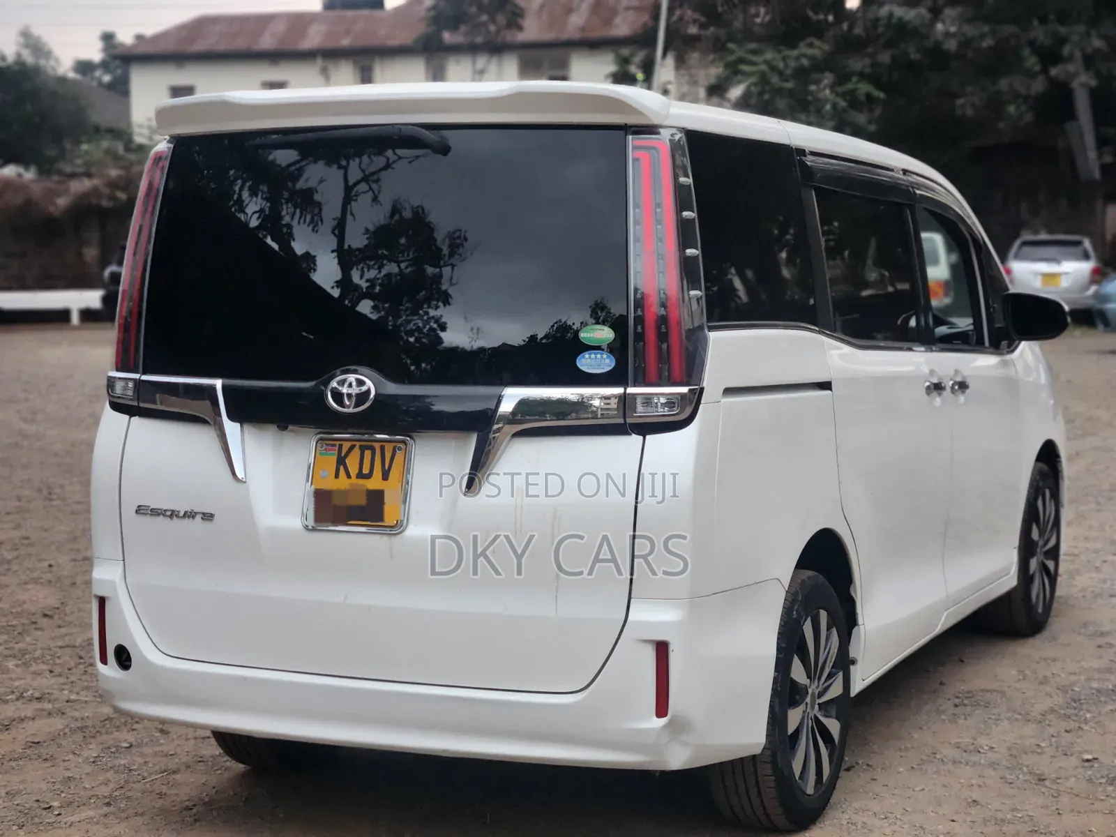 Toyota Esquire 2018 White