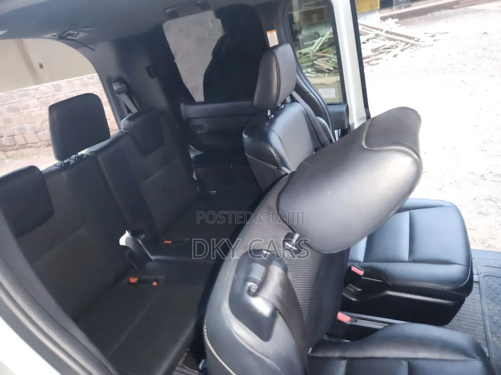 Toyota Esquire 2018 White
