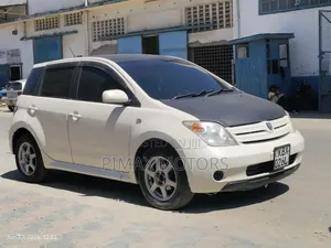 Toyota IST 2004 White
