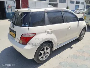 Toyota IST 2004 White