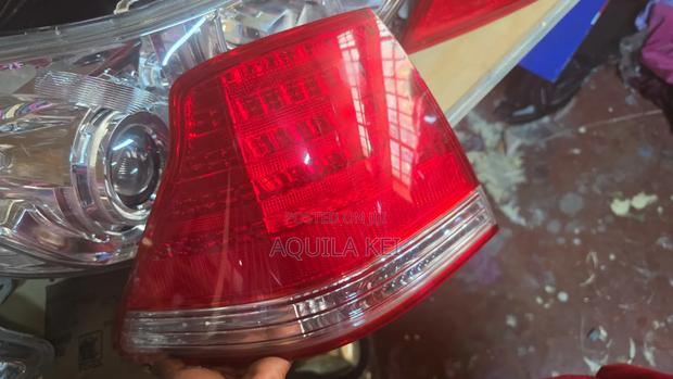 Crown 2005 Body Taillight