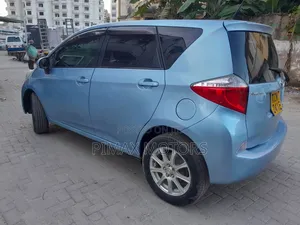 Toyota Ractis 2011 Blue