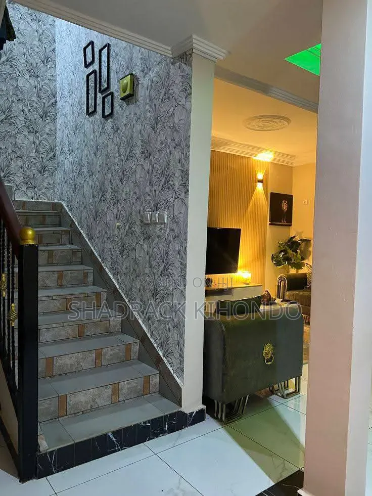 Furnished 8bdrm House in Near Naivas, Riverside Drive for sale