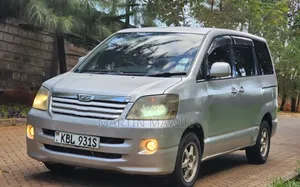 Toyota Noah 2003 Silver