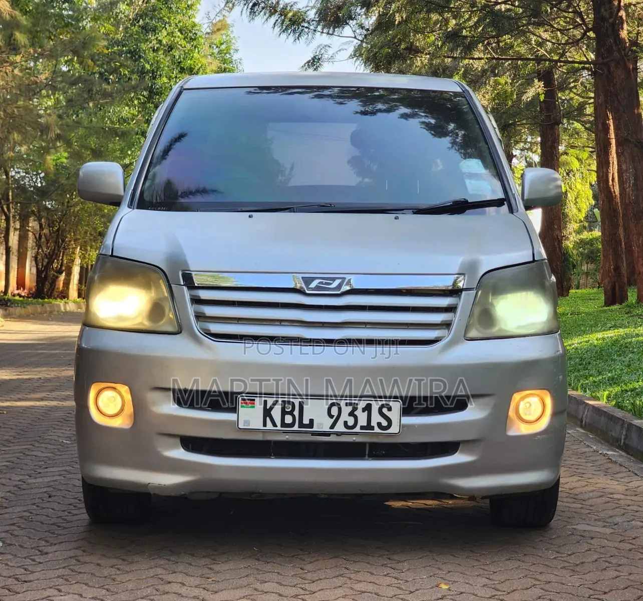 Toyota Noah 2003 Silver