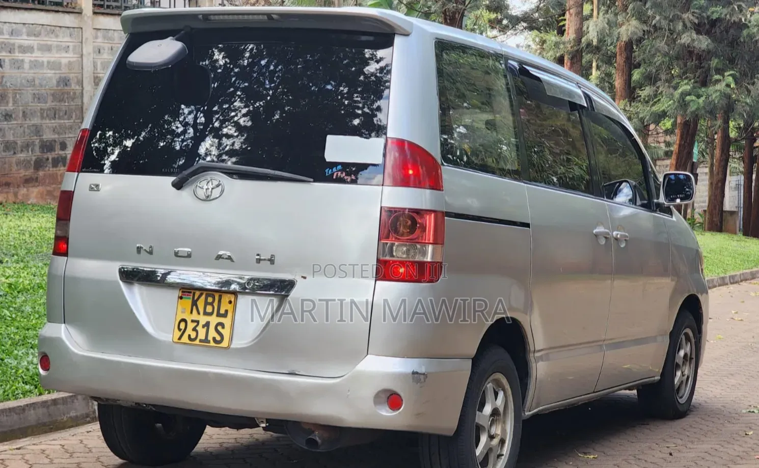 Toyota Noah 2003 Silver
