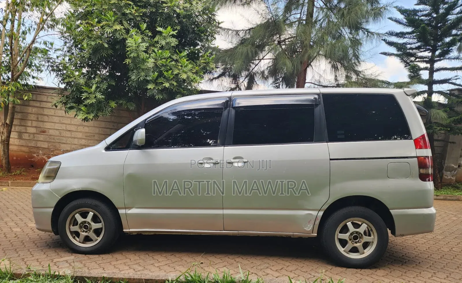 Toyota Noah 2003 Silver